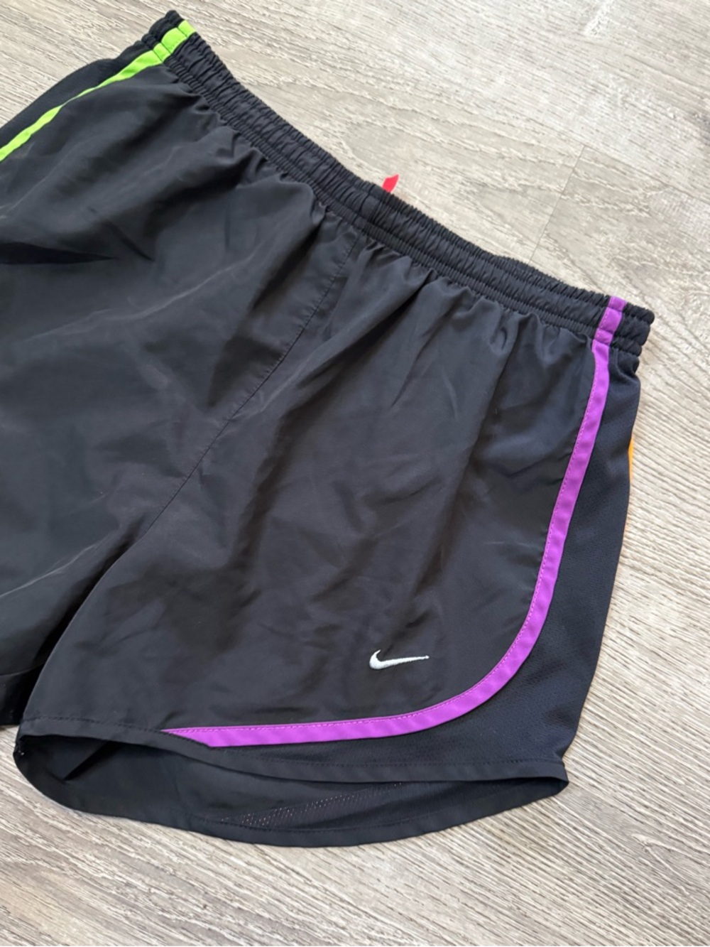 •NIKE• RUNNING SHORTS - Picture 2 of 6